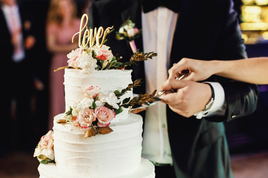 customized wedding cakes in Chennai